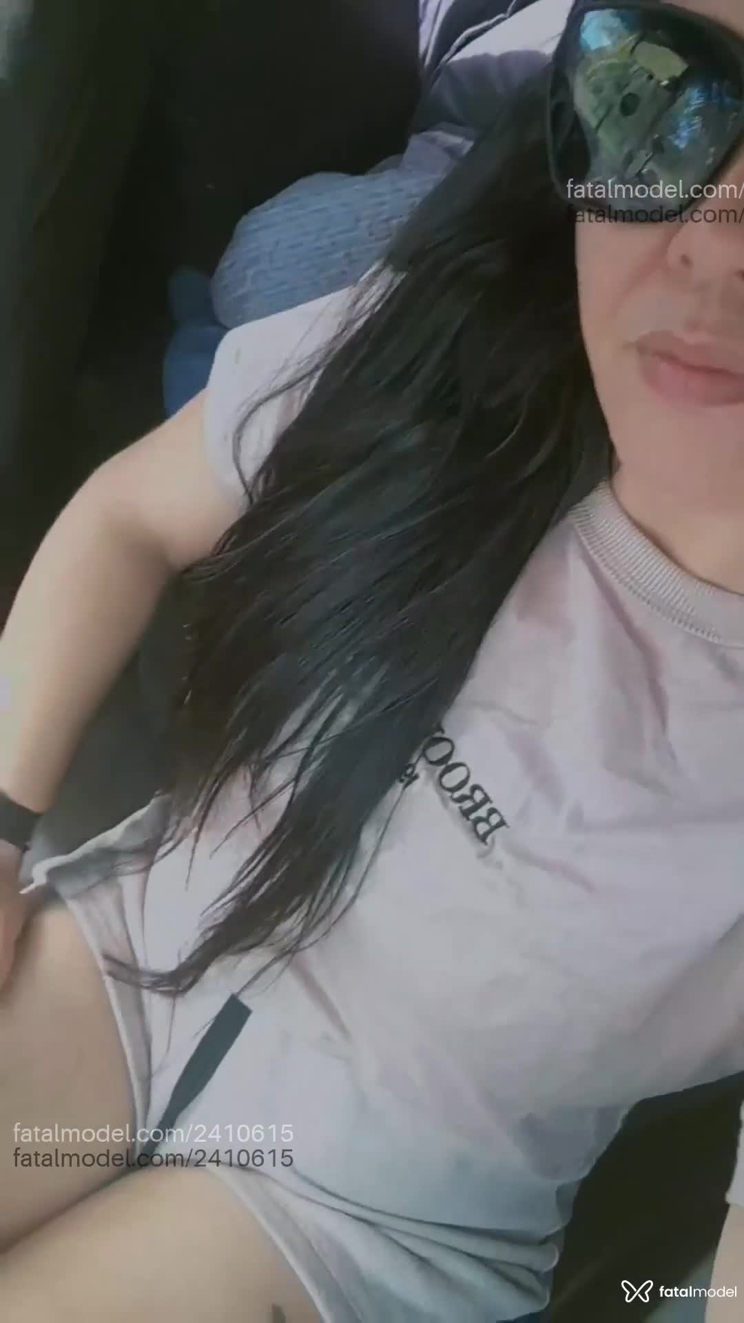 Acompanhante mulher com cabelo castanho de olhos castanhos em Goiânia - Karina