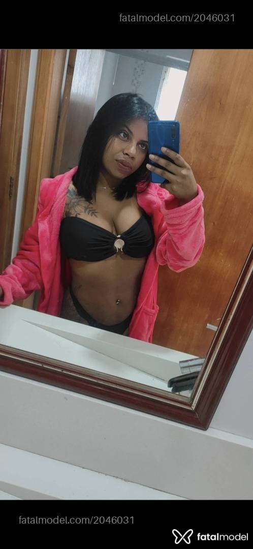 Acompanhante mulher com cabelo castanho de olhos castanhos em Balneário Camboriú - Tainá Salles