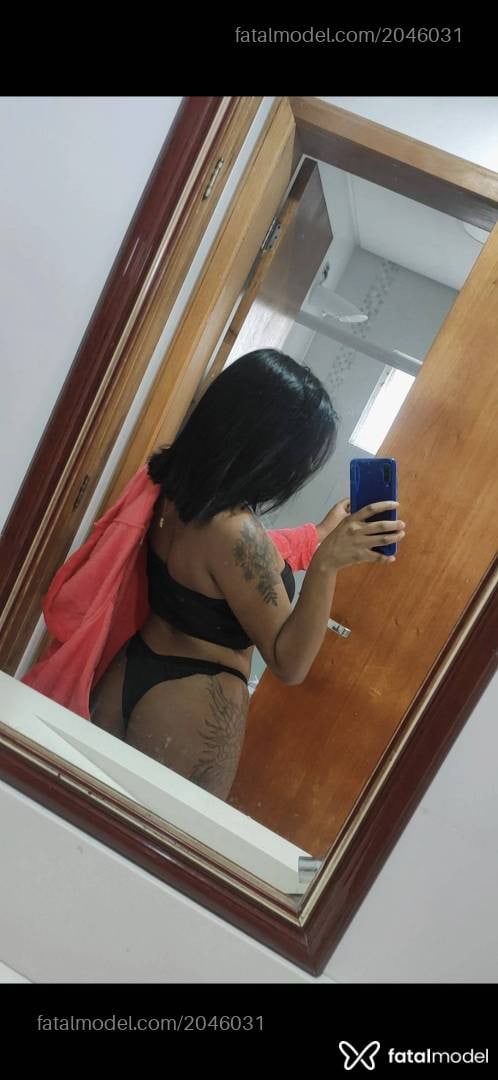 Acompanhante mulher com cabelo castanho de olhos castanhos em Balneário Camboriú - Tainá Salles