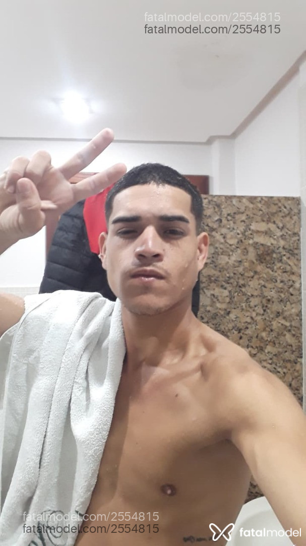 Acompanhante homem morena (o) de olhos castanhos em Virtual - João Victor