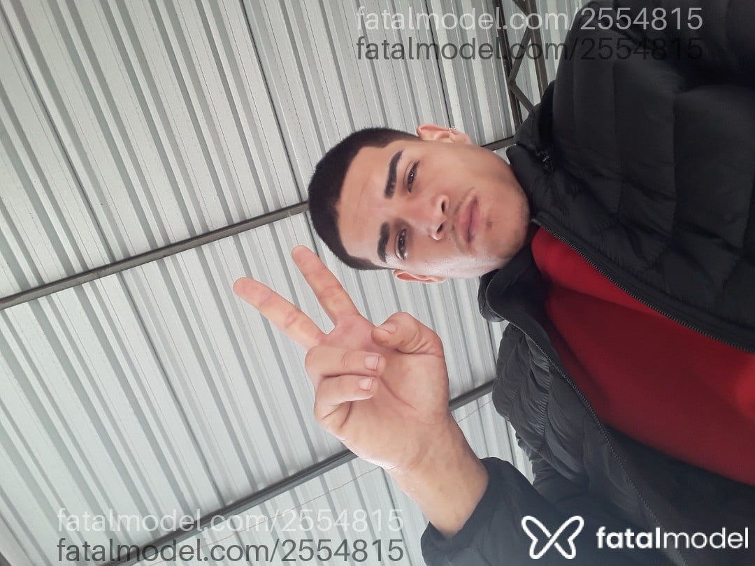 Acompanhante homem morena (o) de olhos castanhos em Virtual - João Victor