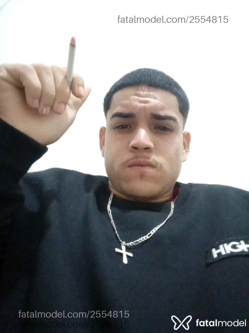 Acompanhante homem morena (o) de olhos castanhos em Virtual - João Victor