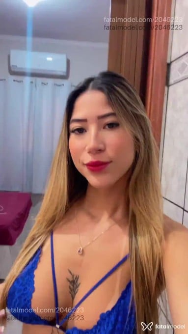 Acompanhante mulher com cabelo castanho de olhos castanhos - Giovana