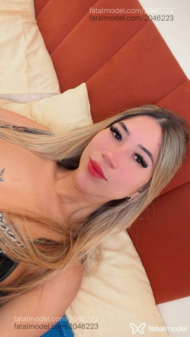Acompanhante mulher com cabelo castanho de olhos castanhos - Giovana