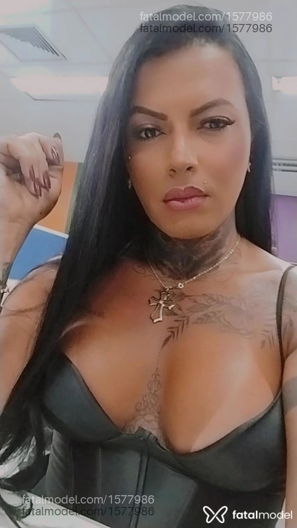 Acompanhante homem trans morena (o) de olhos castanhos em Sarzedo - Lala