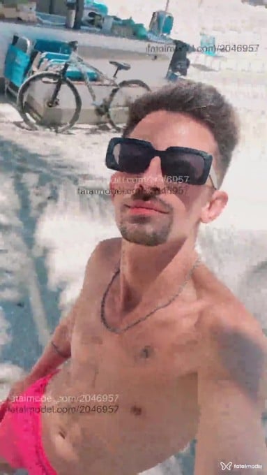 Acompanhante homem morena (o) de olhos castanhos - Rodrigo