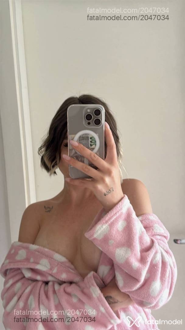 Acompanhante mulher loira (o) de olhos castanhos em Cascavel - Larissa