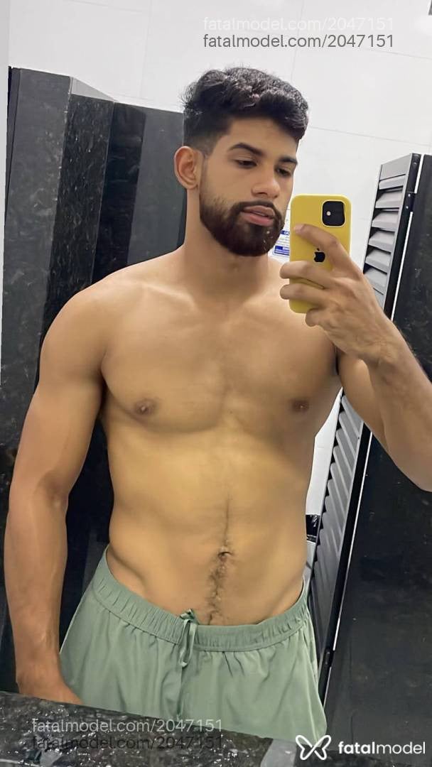 Acompanhante homem morena (o) de olhos castanhos - Matheus