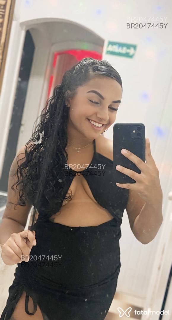 Acompanhante mulher morena (o) de olhos pretos em Guarujá - Isabela