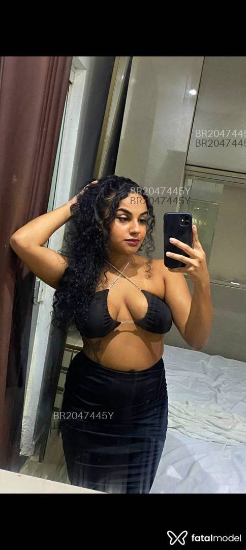 Acompanhante mulher morena (o) de olhos pretos em Guarujá - Isabela