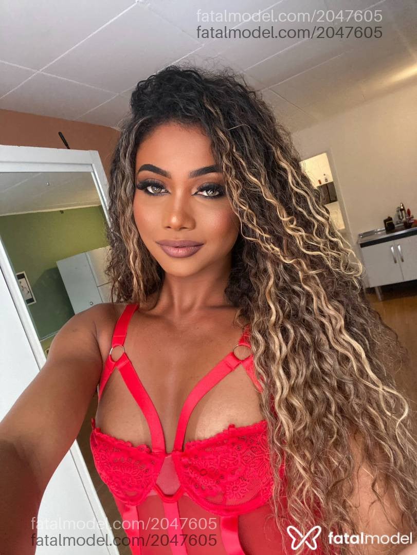 Acompanhante mulher trans loira (o) de olhos mel em São Paulo - Ayla