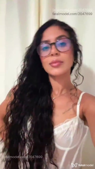 Acompanhante mulher morena (o) de olhos castanhos - Mariana Rech Acompanhante mulher morena (o) de olhos castanhos - Mariana Rech