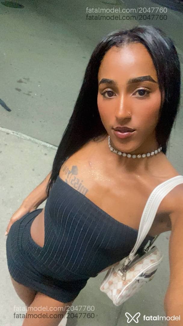 Acompanhante homem trans morena (o) de olhos pretos - Rafaela