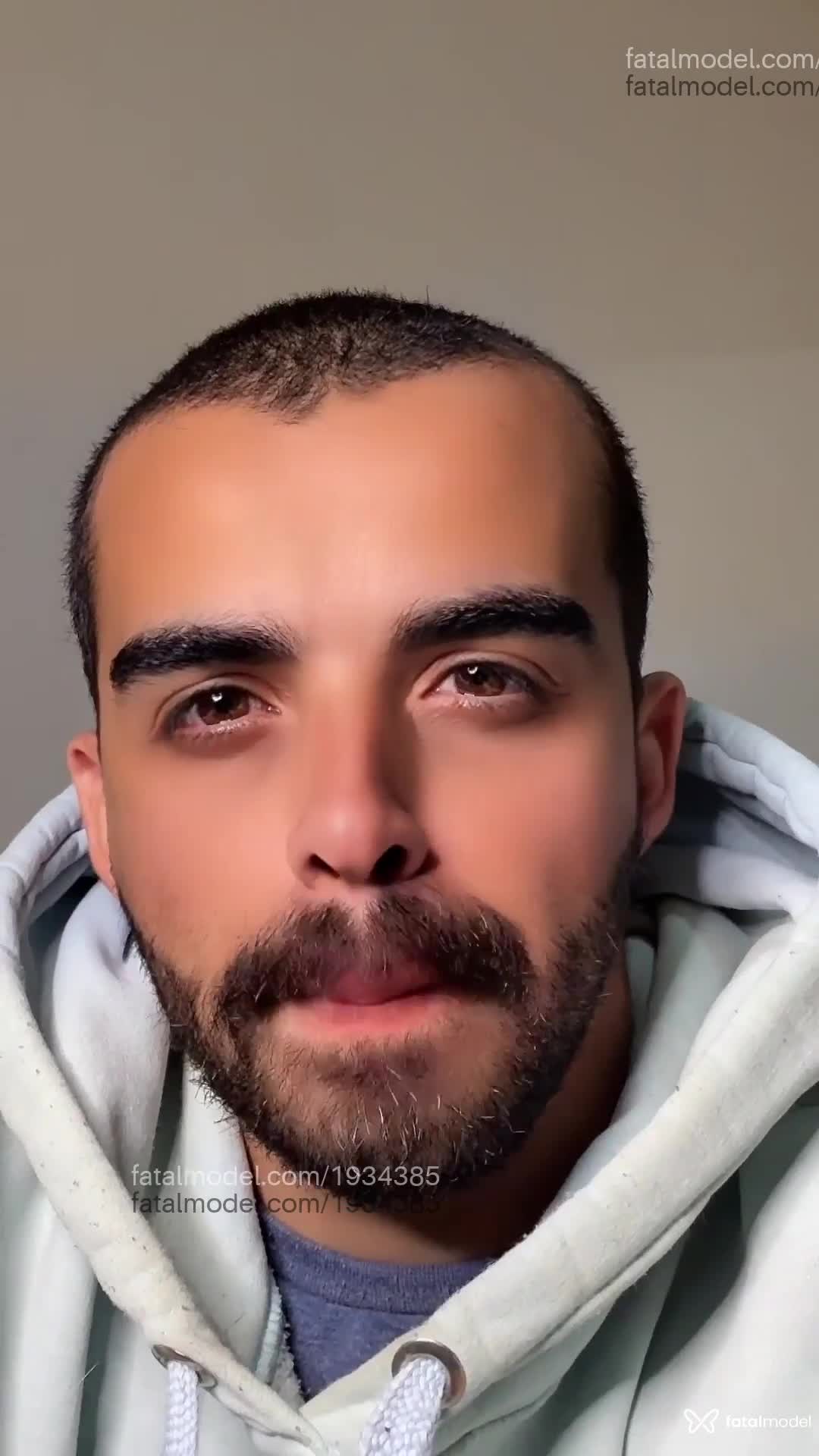 Acompanhante homem morena (o) de olhos castanhos em São Paulo - Lucas