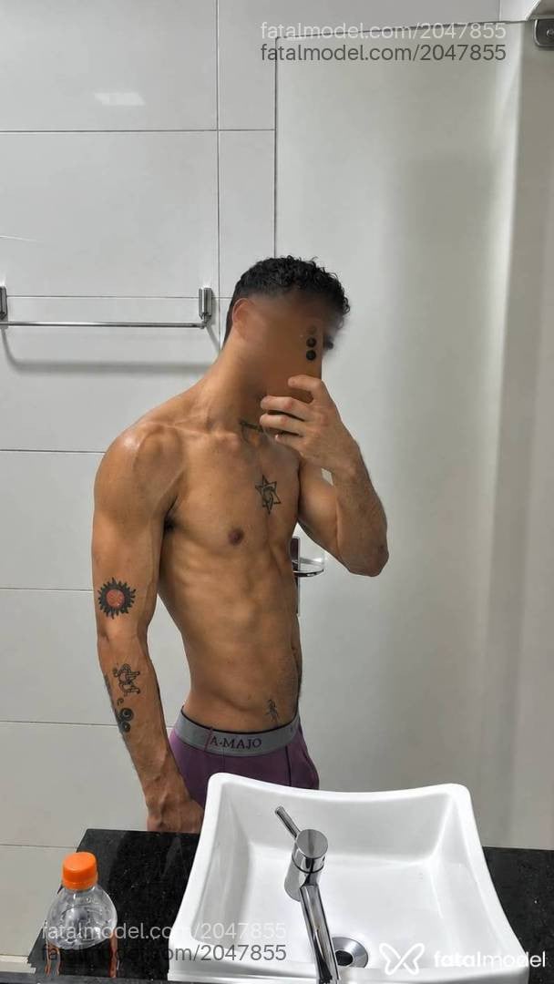 Acompanhante homem morena (o) de olhos pretos - Gustavo