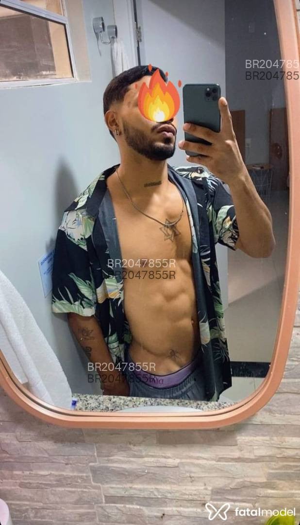 Acompanhante homem morena (o) de olhos pretos - Gustavo Acompanhante homem morena (o) de olhos pretos - Gustavo