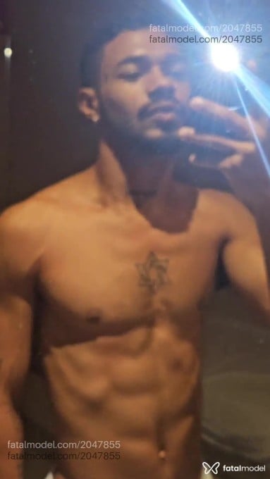 Acompanhante homem morena (o) de olhos pretos - Gustavo Acompanhante homem morena (o) de olhos pretos - Gustavo