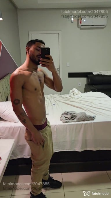 Acompanhante homem morena (o) de olhos pretos - Gustavo Acompanhante homem morena (o) de olhos pretos - Gustavo
