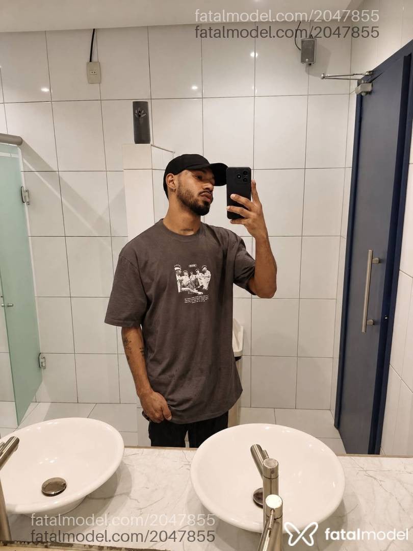 Acompanhante homem morena (o) de olhos pretos - Gustavo Acompanhante homem morena (o) de olhos pretos - Gustavo