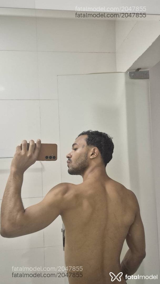 Acompanhante homem morena (o) de olhos pretos - Gustavo