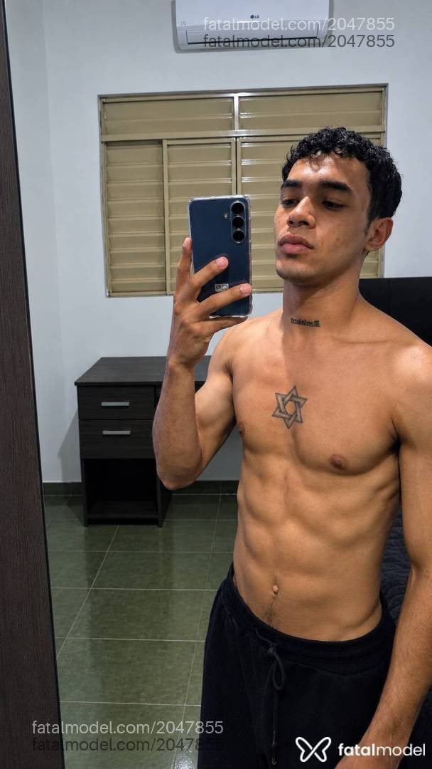 Acompanhante homem morena (o) de olhos pretos - Gustavo