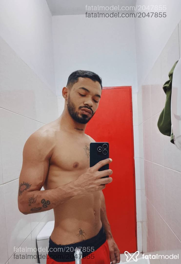 Acompanhante homem morena (o) de olhos pretos - Gustavo