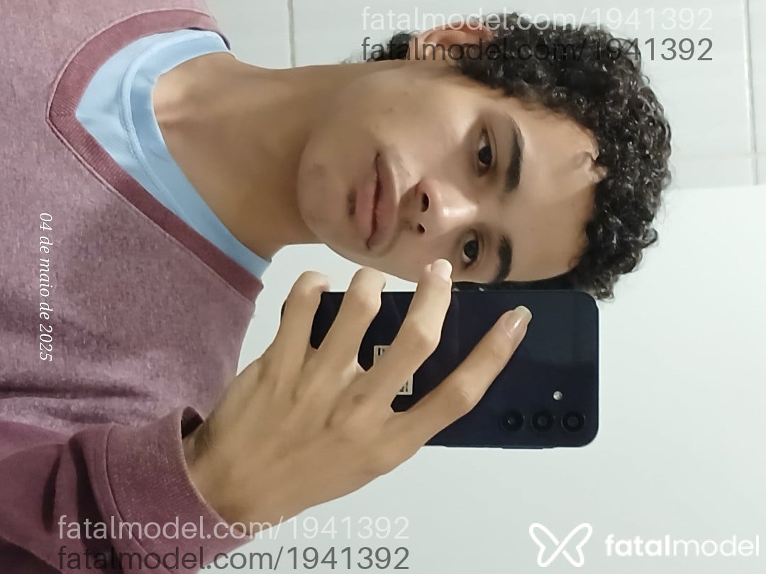 Acompanhante homem morena (o) de olhos castanhos - Enzo Assis