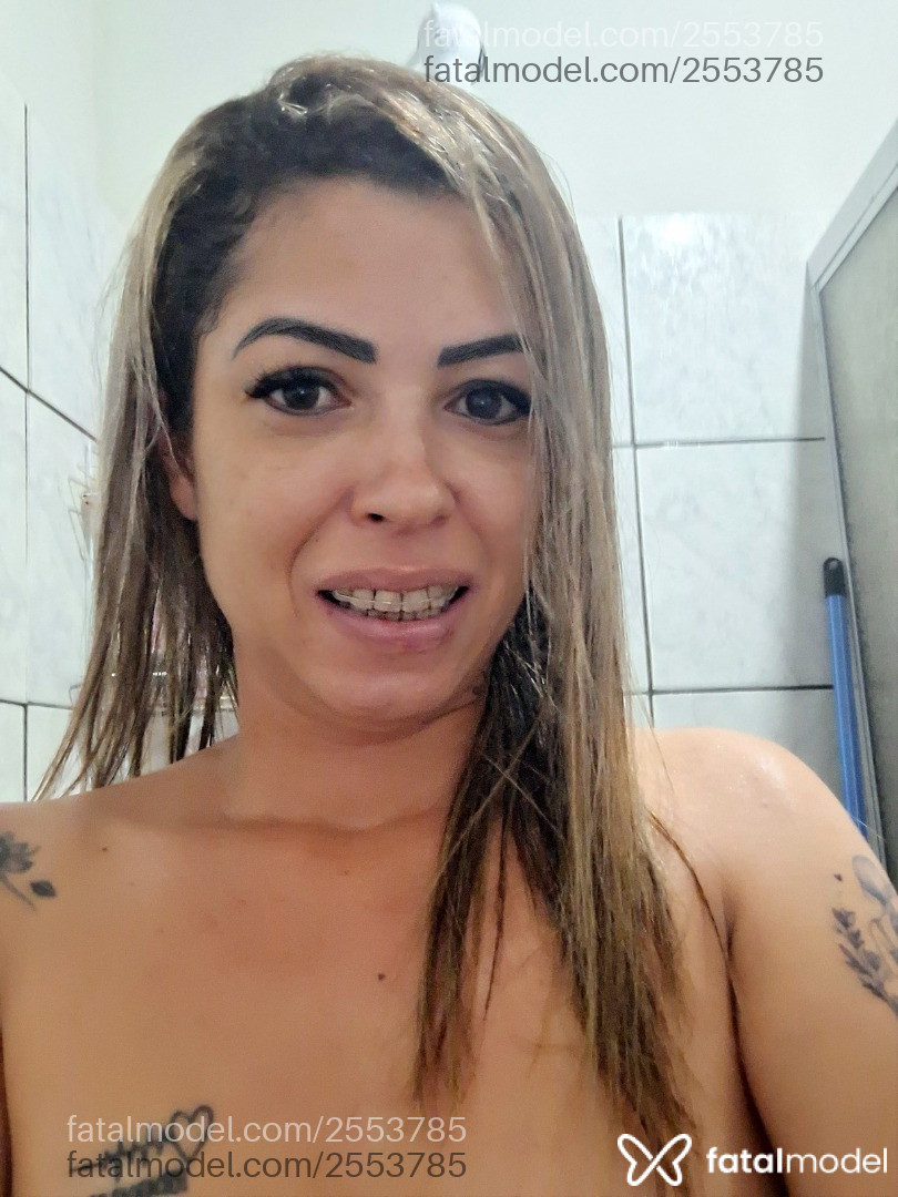 Acompanhante mulher loira (o) de olhos castanhos em Virtual Acompanhante mulher loira (o) de olhos castanhos em Virtual - Luara Flash