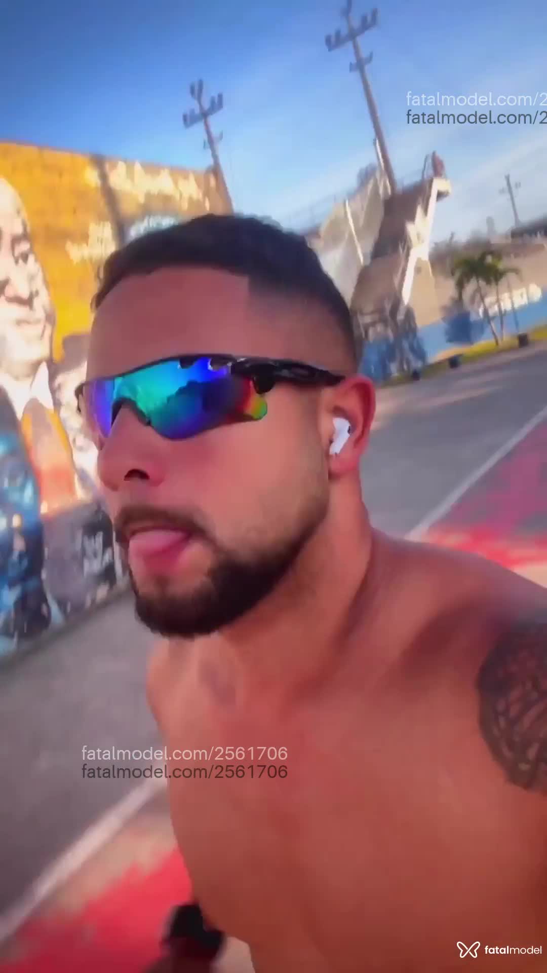 Acompanhante homem morena (o) de olhos castanhos em Rio de Janeiro - Apollo