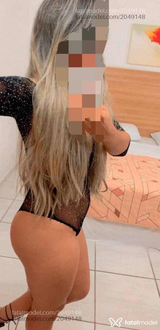 Acompanhante mulher loira (o) de olhos castanhos - Mia Monteiro