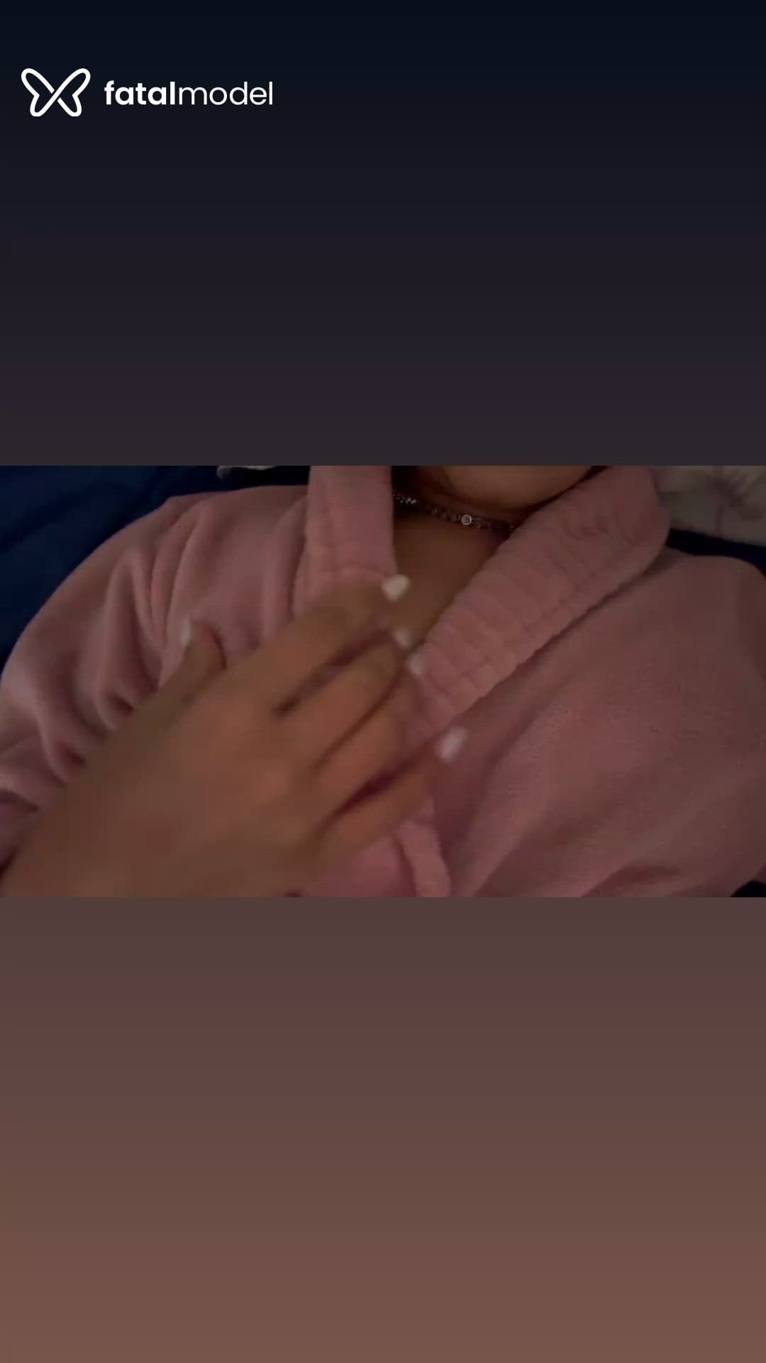 Acompanhante mulher com cabelo castanho de olhos castanhos - Jade Oliveira