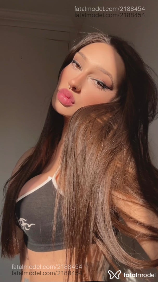 Acompanhante mulher trans com cabelo castanho de olhos castanhos em São Paulo - Melissa Mel