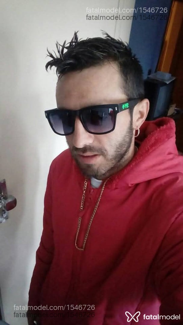 Acompanhante homem morena (o) de olhos pretos - Matheus