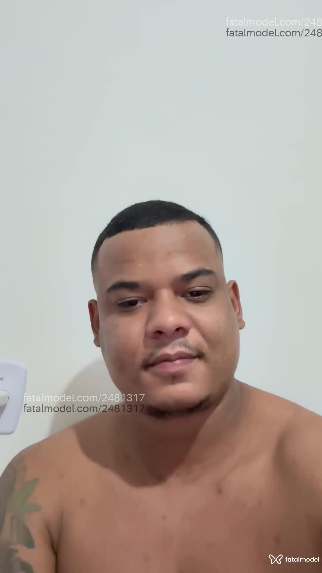 Acompanhante homem morena (o) de olhos pretos em Indiara - Marcelo
