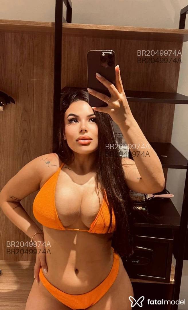 Acompanhante mulher com cabelo castanho de olhos pretos - Melyssa