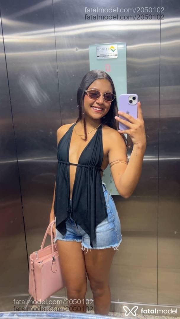 Acompanhante mulher morena (o) de olhos castanhos - Lavínia Abravanel