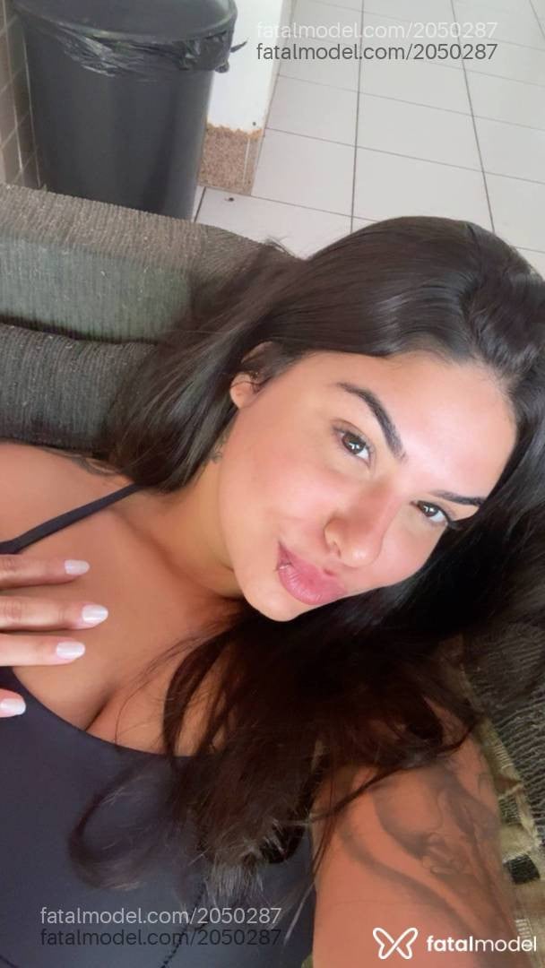 Acompanhante mulher morena (o) de olhos pretos - Fernanda