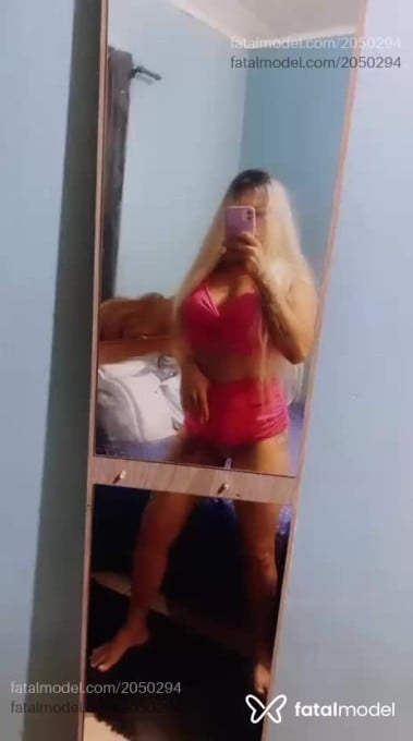 Acompanhante mulher loira (o) de olhos mel - Yanca Mattos Acompanhante mulher loira (o) de olhos mel - Yanca Mattos