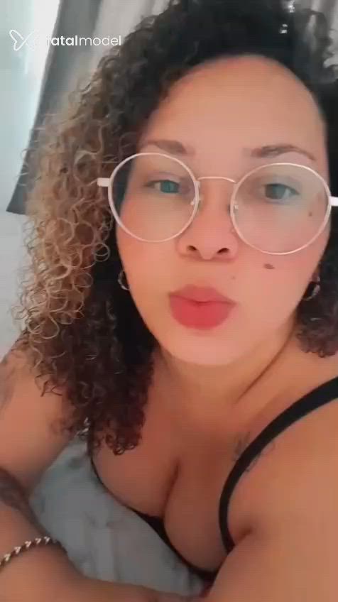Acompanhante mulher morena (o) de olhos mel - Criss