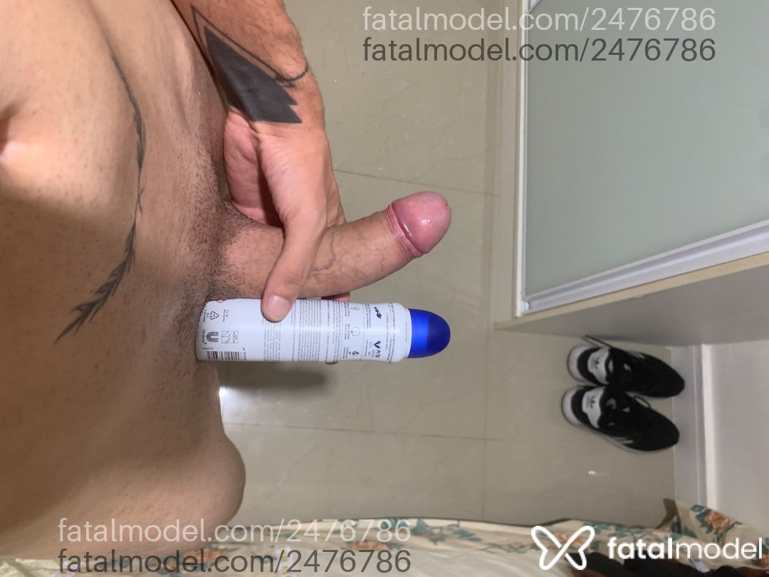Acompanhante homem com cabelo castanho de olhos verdes em Brasília - Azevedo