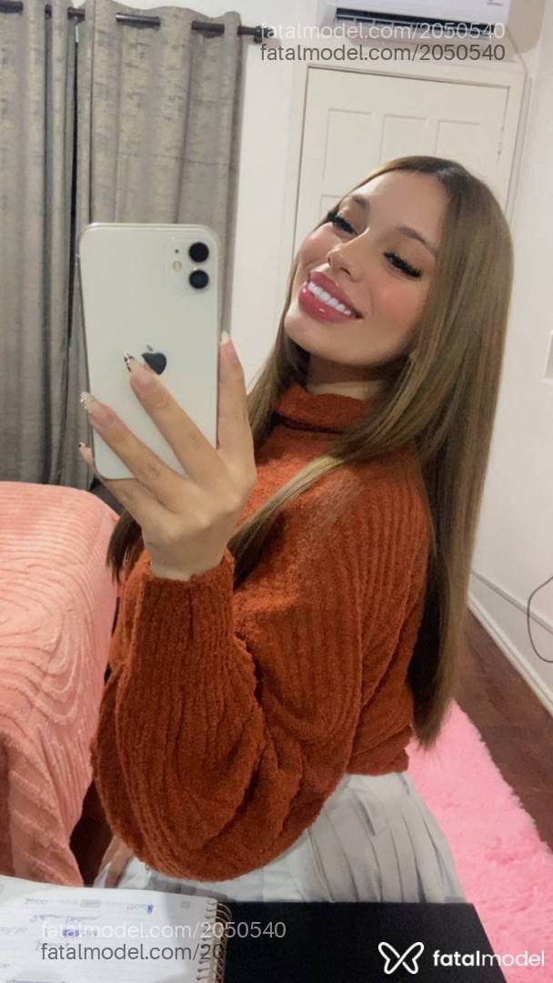 Acompanhante mulher loira (o) de olhos castanhos em Passo Fundo - Luna