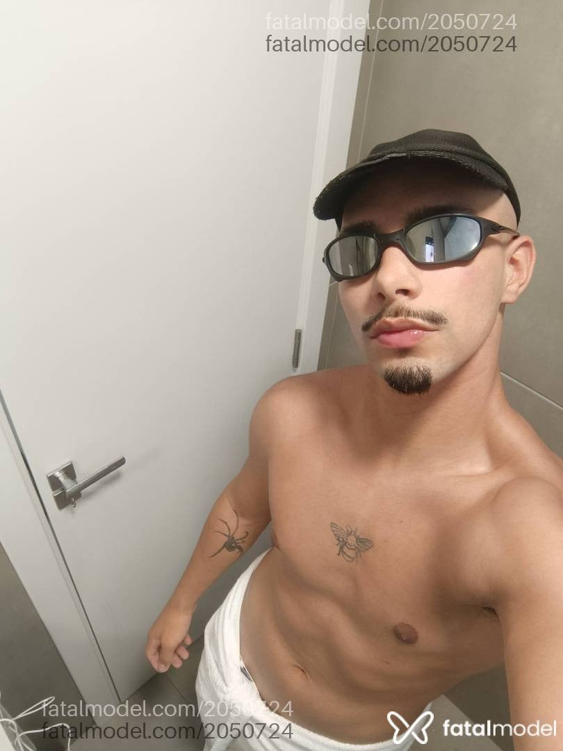 Acompanhante homem sem cabelo de olhos mel em Florianópolis - Kaikys