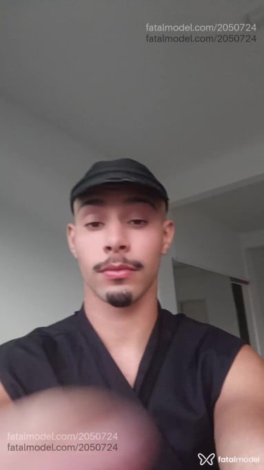 Acompanhante homem sem cabelo de olhos mel em Florianópolis - Kaikys
