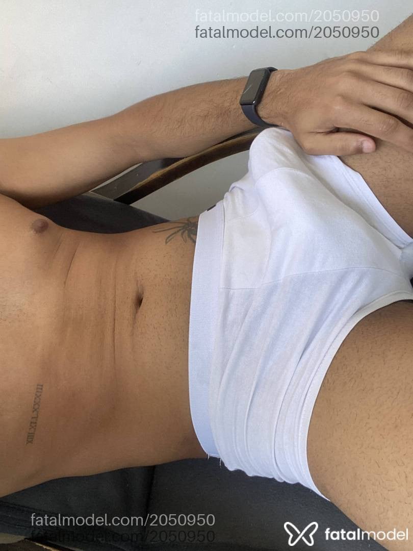 Acompanhante homem morena (o) de olhos castanhos em Rio de Janeiro - Ninho