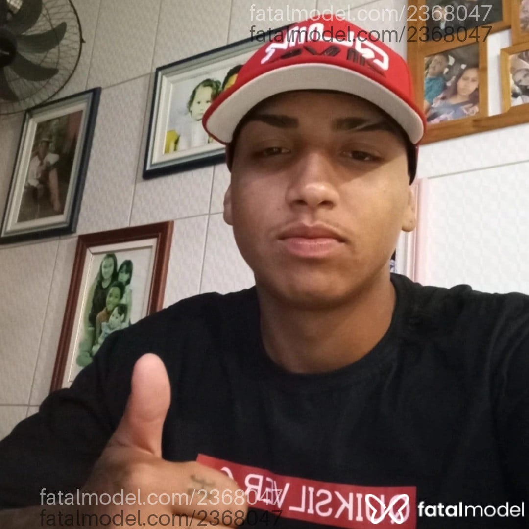 Acompanhante homem loira (o) de olhos castanhos - Jeverton Dias Acompanhante homem loira (o) de olhos castanhos - Jeverton Dias
