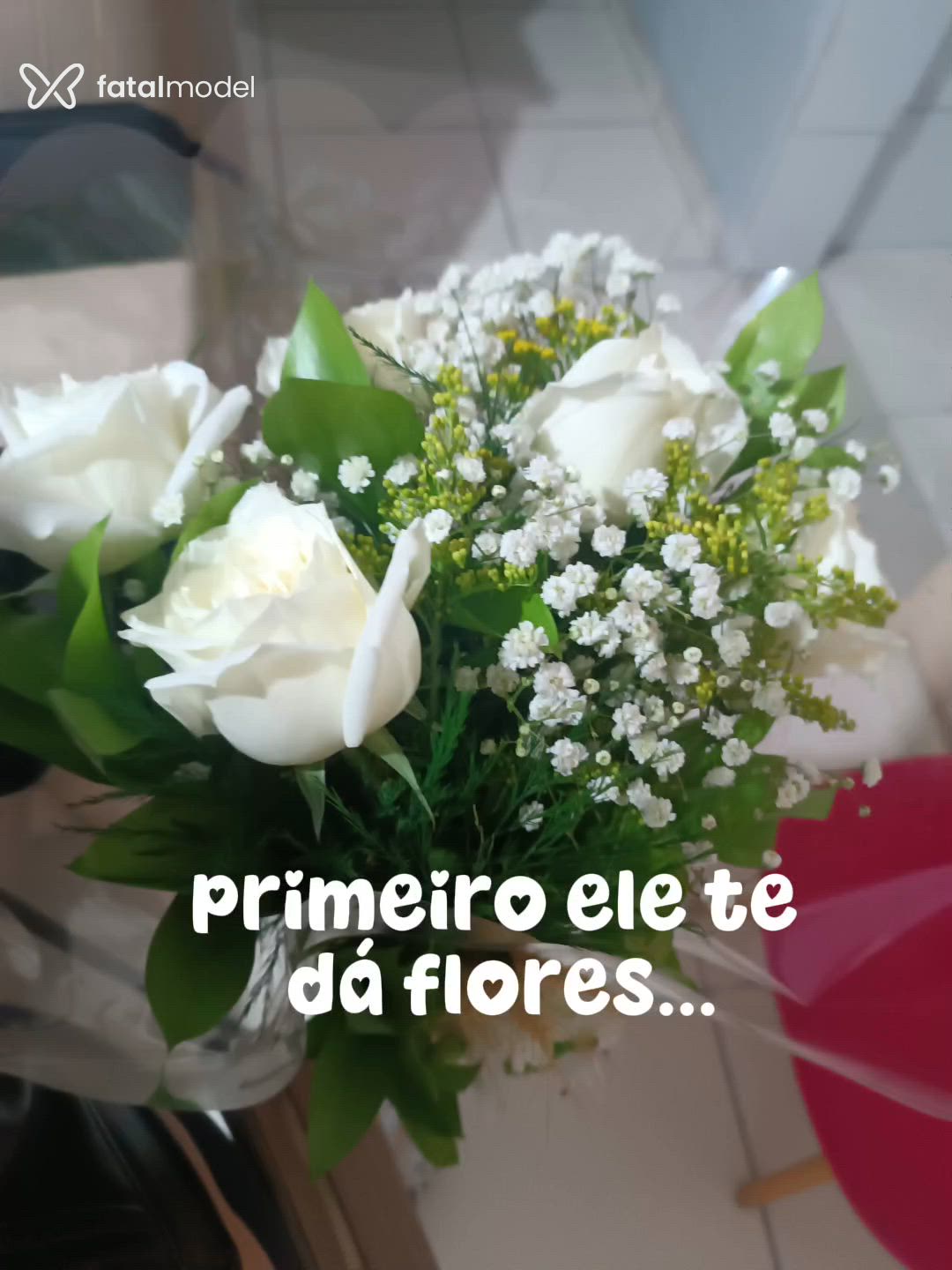 Acompanhante mulher loira (o) de olhos castanhos - Amina