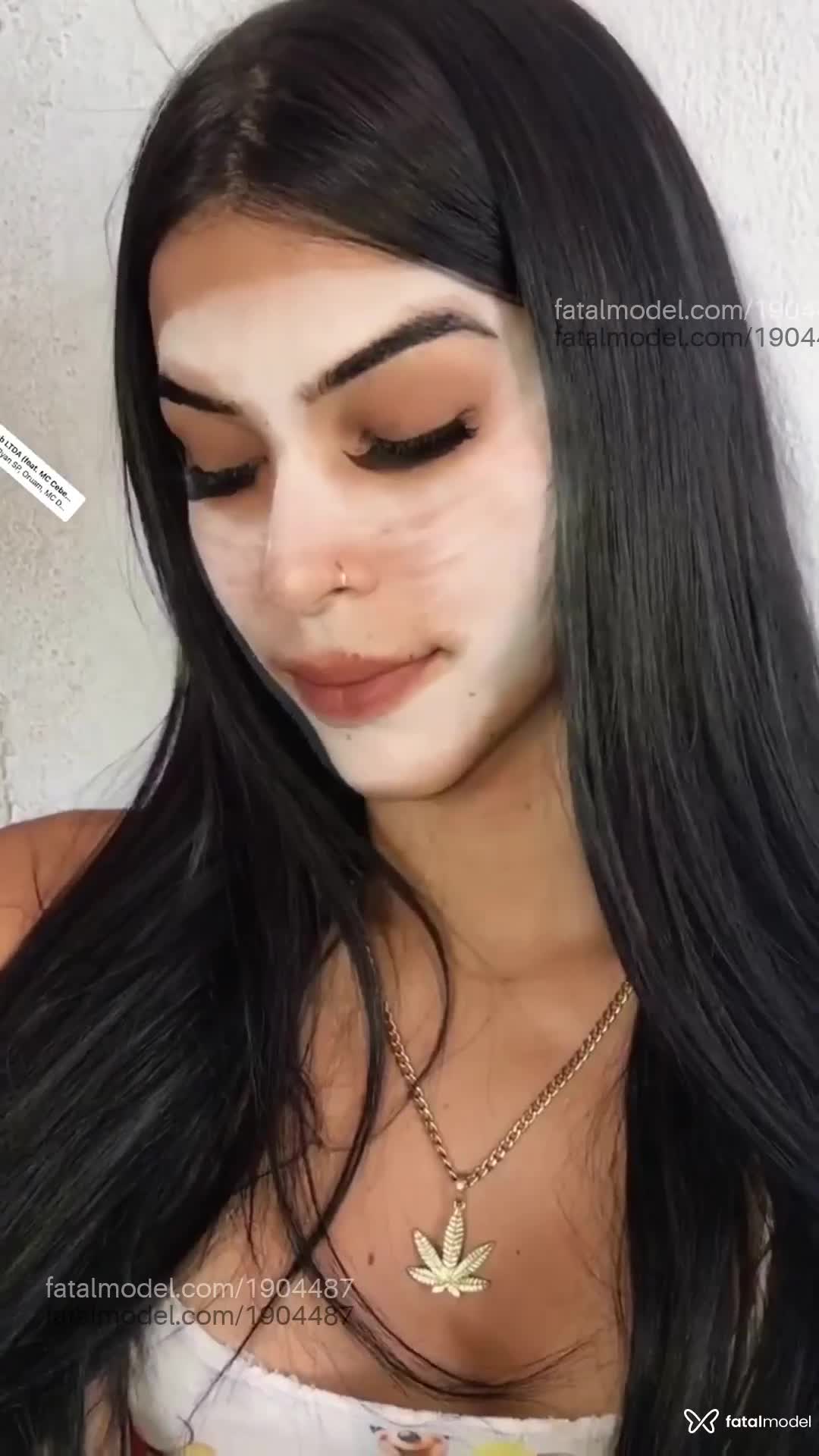 Acompanhante mulher trans morena (o) de olhos castanhos - LariSandryne