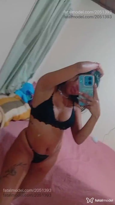 Acompanhante mulher morena (o) de olhos pretos - Bruna