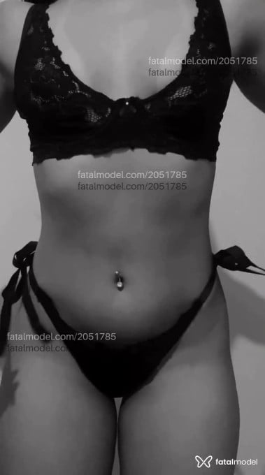 Acompanhante mulher com cabelo castanho de olhos castanhos em Blumenau - Larissa