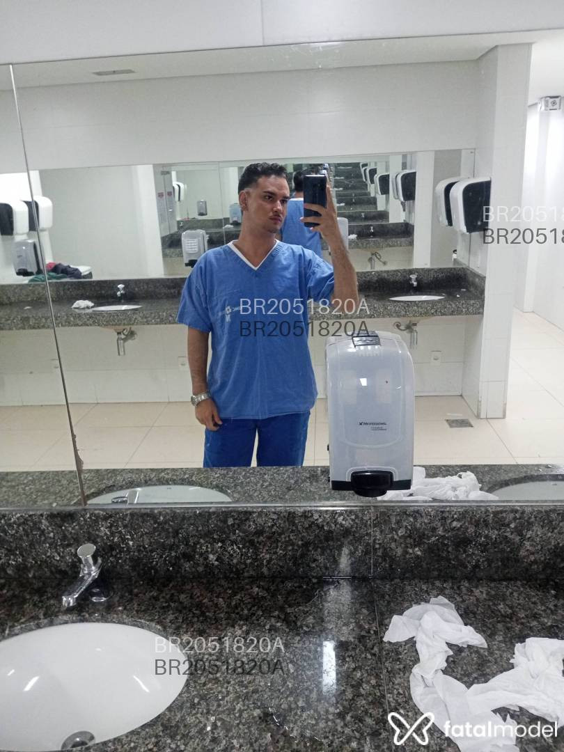 Acompanhante homem com cabelo castanho de olhos castanhos em Belo Horizonte - Dantas
